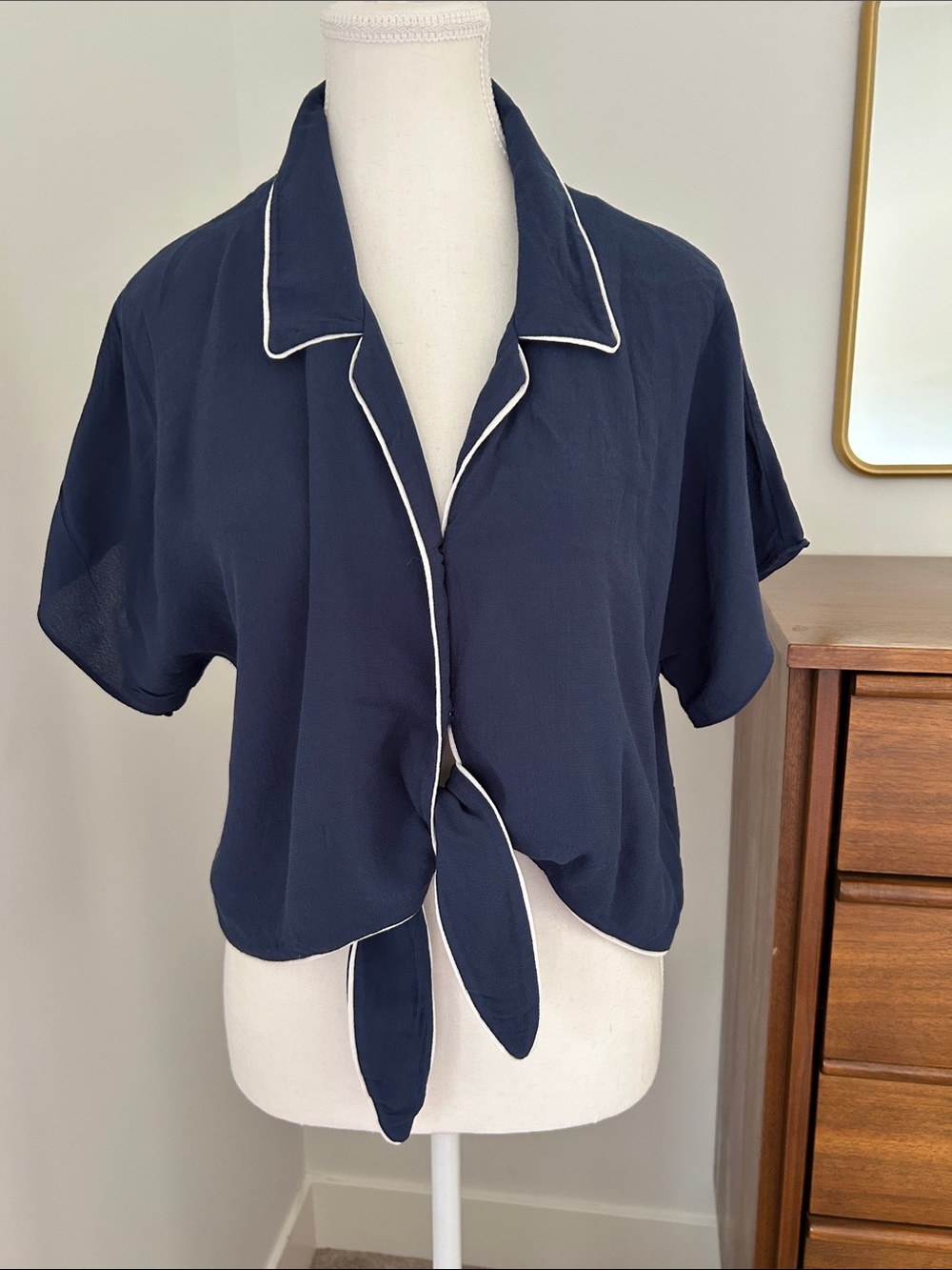 Wilfred Navy Short-Sleeve Tie-Front Blouse with White Piping